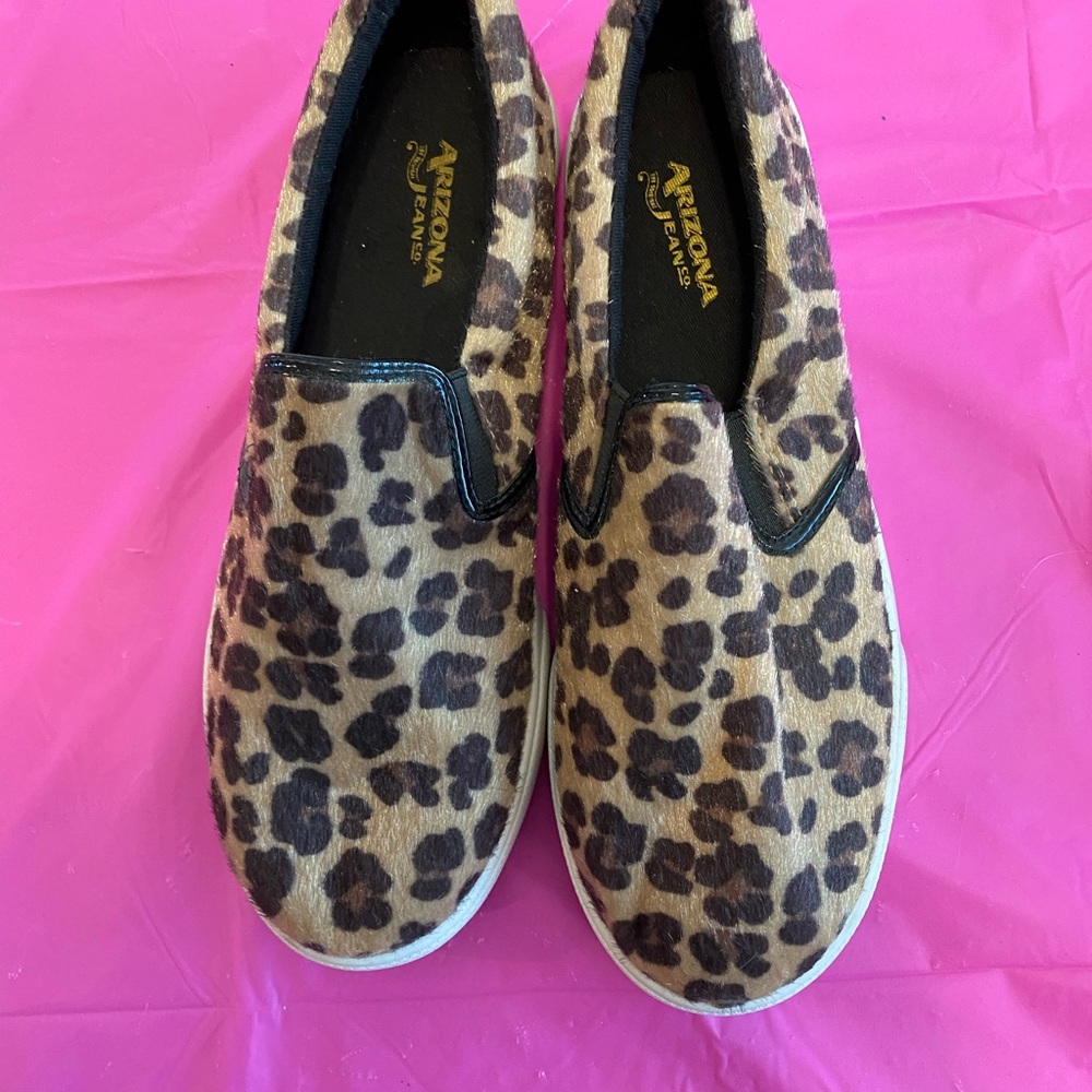 Arizona Shoes Like New Size 8.      Tote T2